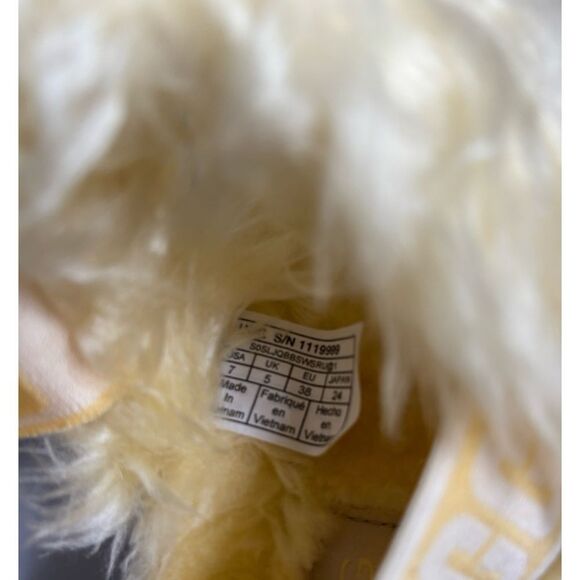 UGG Flutt Sugar sandals in YELLOW Size 7 / New No Box - Picture 8 of 9